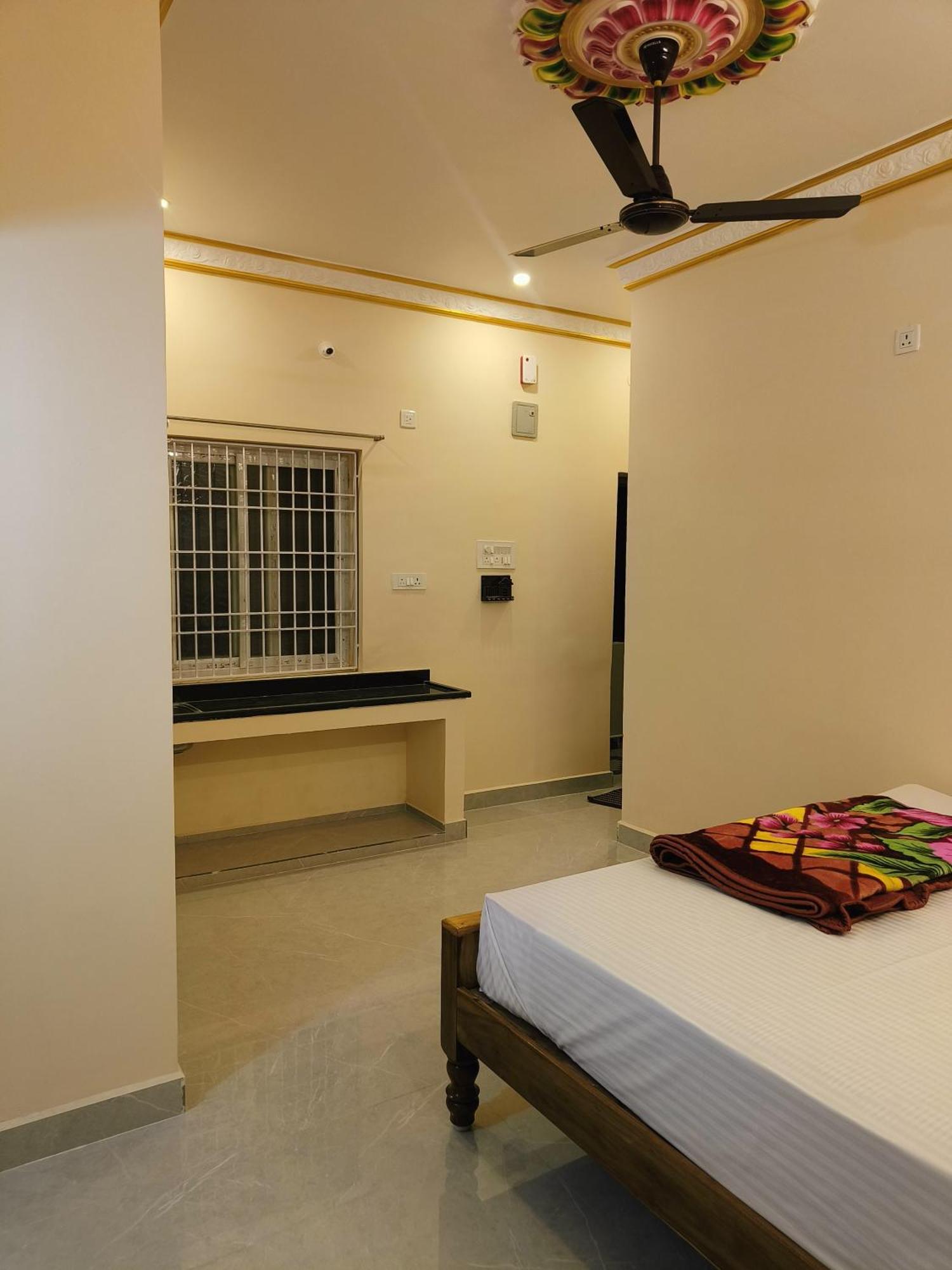Liya Guest House Tiruvannamalai Exterior photo